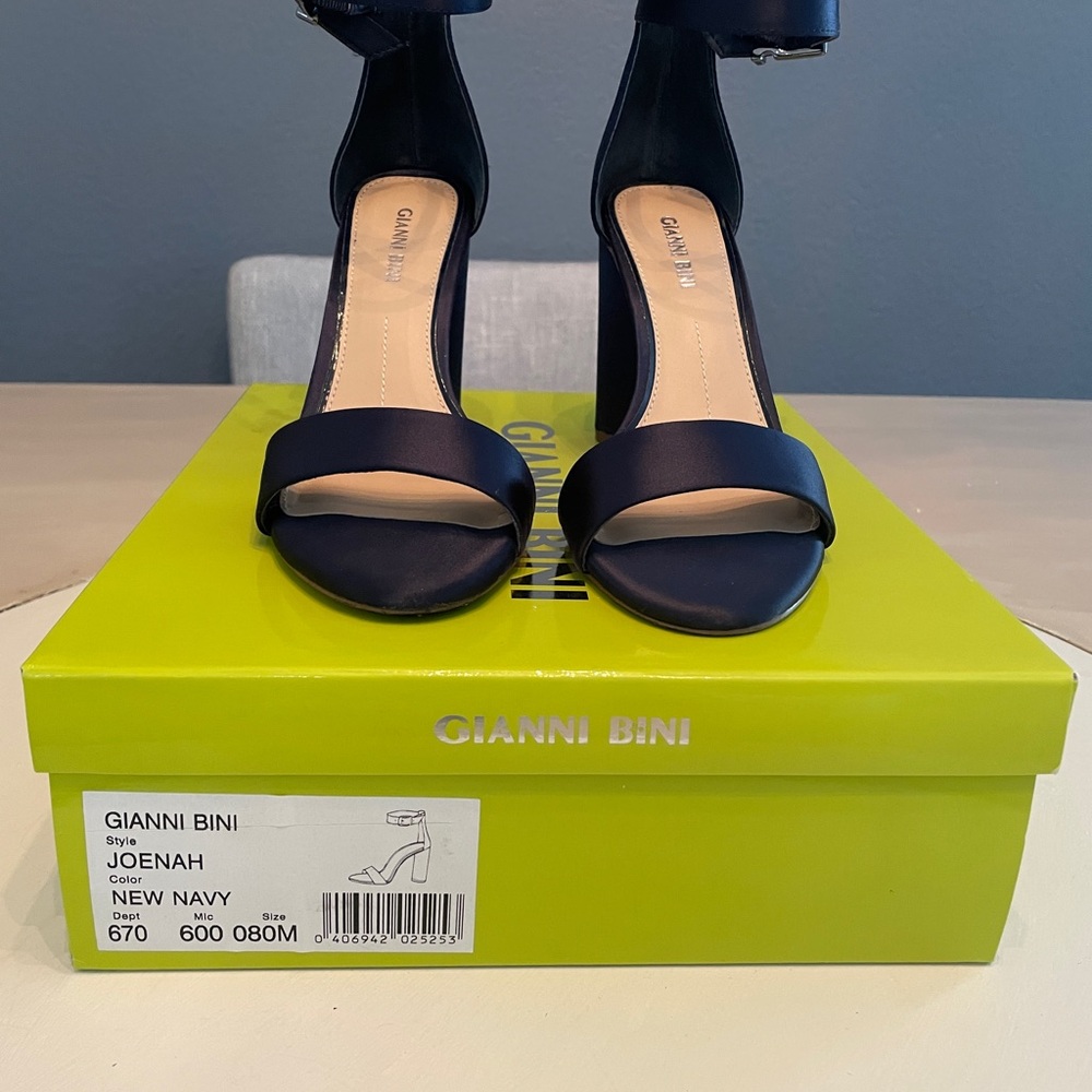 Evening Shoes -Navy satin / block heel